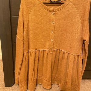 Women’s medium boutique top